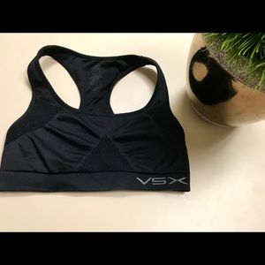 Excellent condition Victoria’s Secret sports bra.